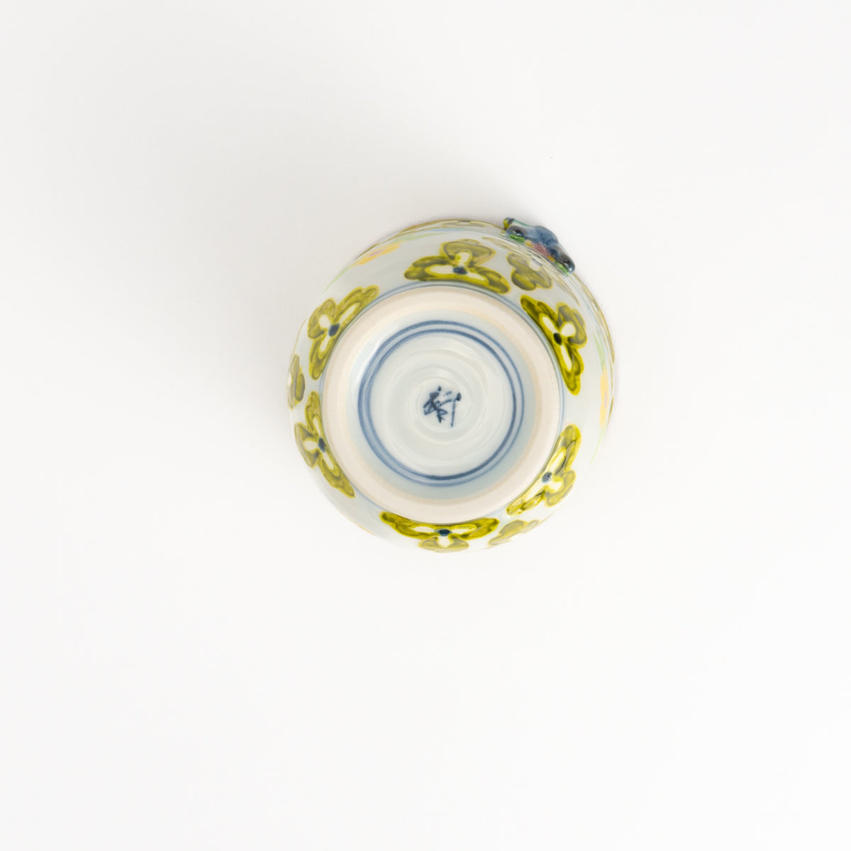 湯呑 一閑人交趾草花 小花グリーン 秀峰堂 - Handcrafted Japanese pottery from Kyoto - Kyo ware / Kiyomizu ware.