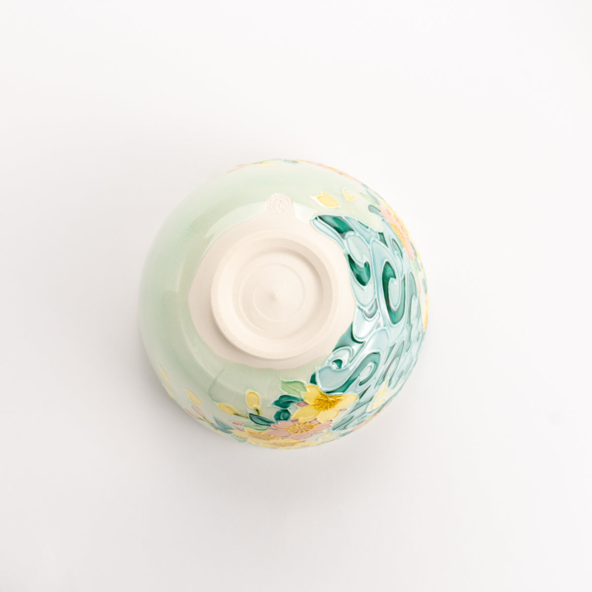 抹茶碗 萌黄交趾 桜に観世水 一如 - Handcrafted Japanese pottery from Kyoto - Kyo ware / Kiyomizu ware.