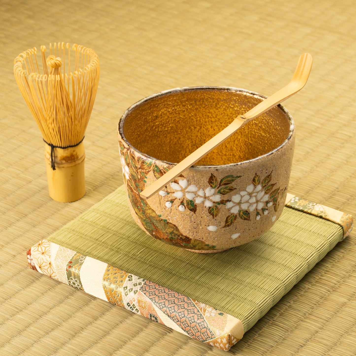 抹茶碗 灰釉内金桜 良二 KOTOPOTTER