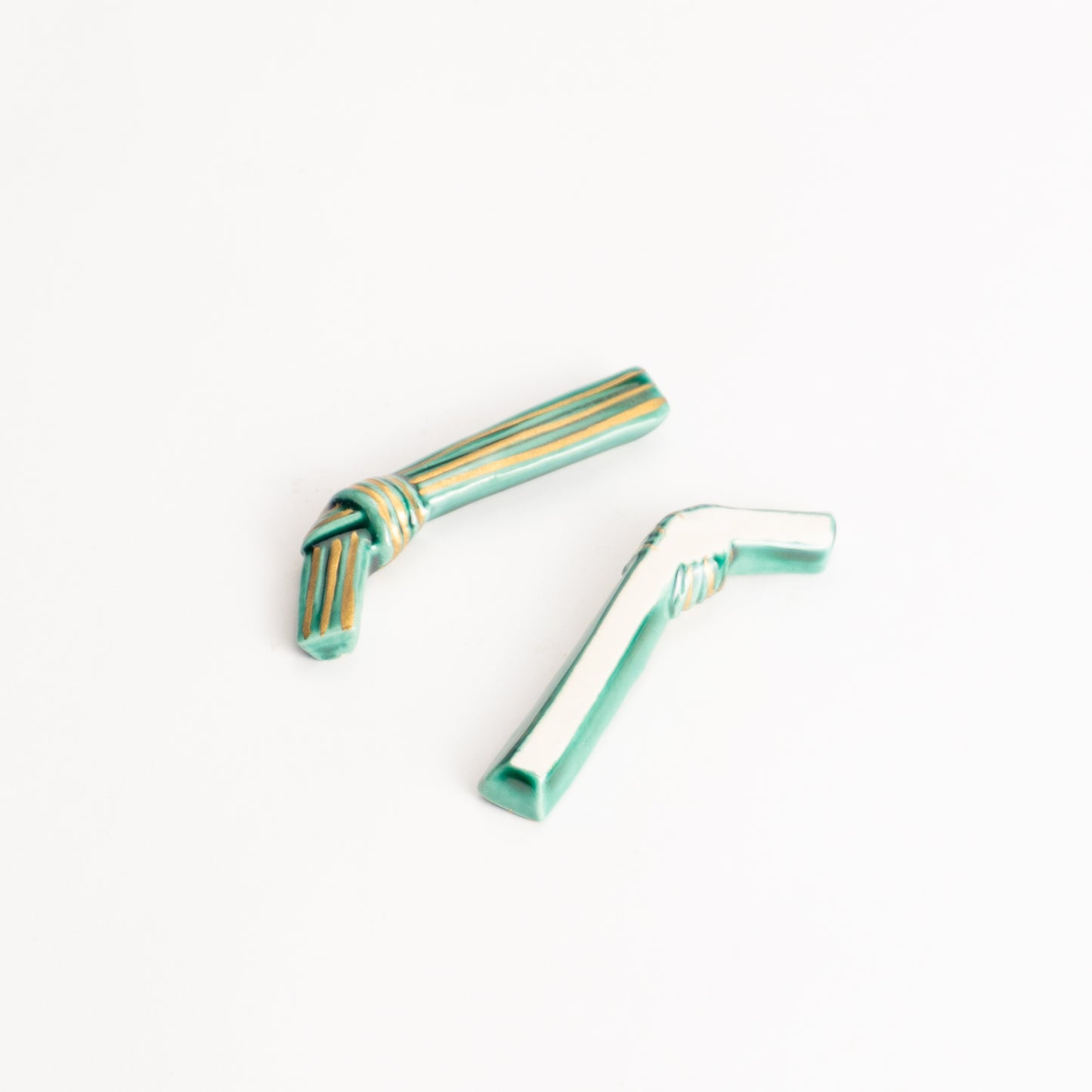 【清水焼】箸置き 青交趾金彩"結び" KOTOPOTTER