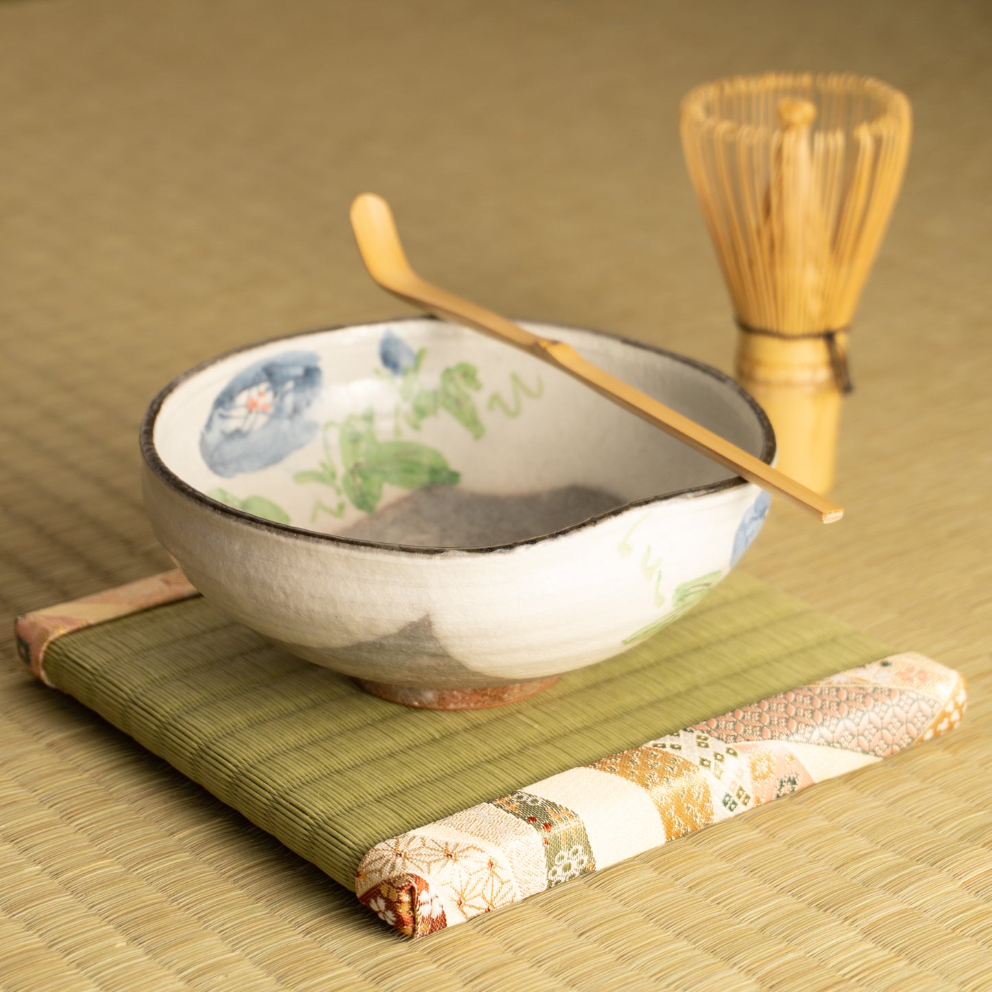 抹茶碗(平) 白化粧"紫陽花" 与し三 KOTOPOTTER