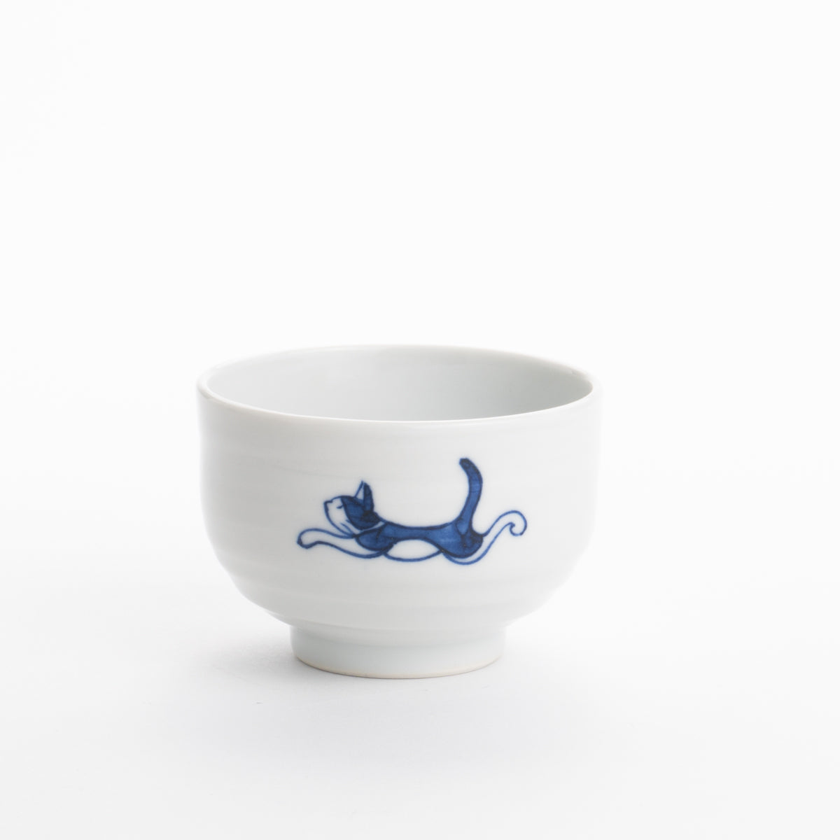 ぐい呑 染付小紋"猫"A 風龍窯 - Handcrafted Japanese pottery from Kyoto - Kyo ware / Kiyomizu ware.