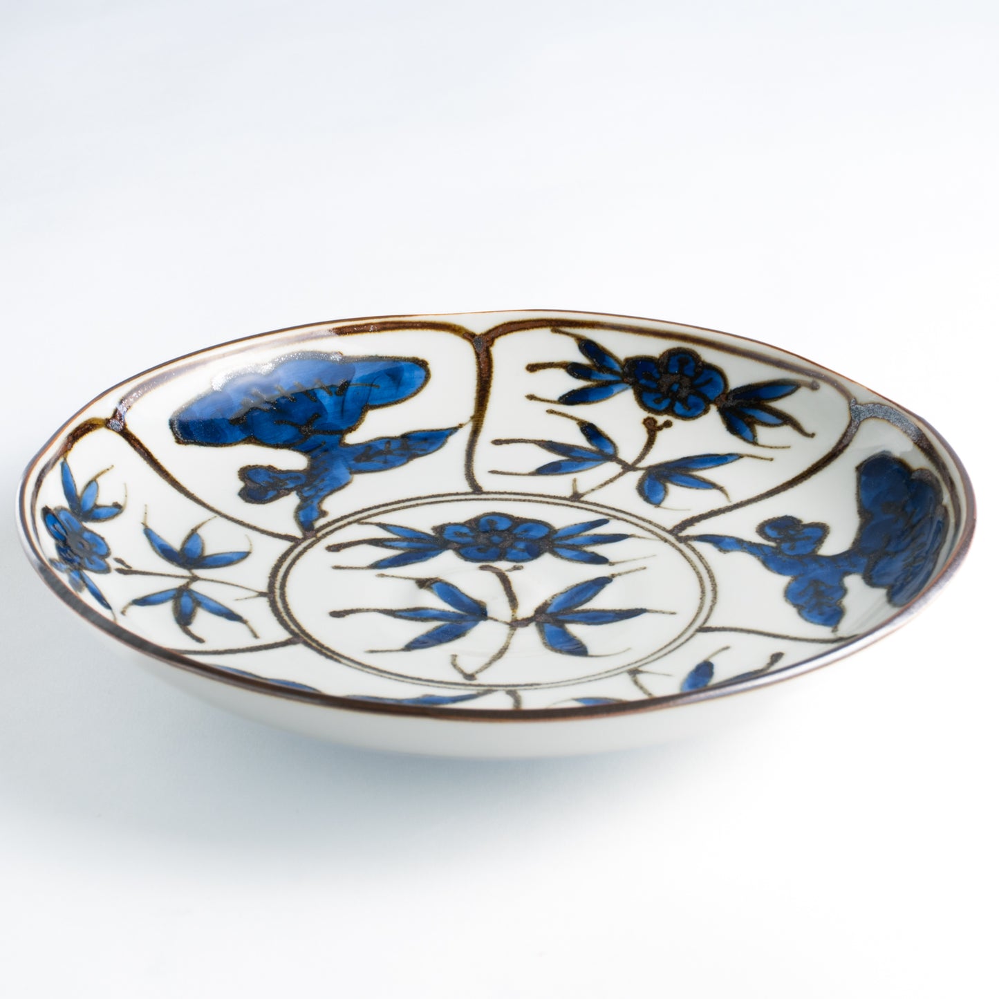 7寸皿 鉄染霊芝 岩華窯 - Handcrafted Japanese pottery from Kyoto - Kyo ware / Kiyomizu ware.