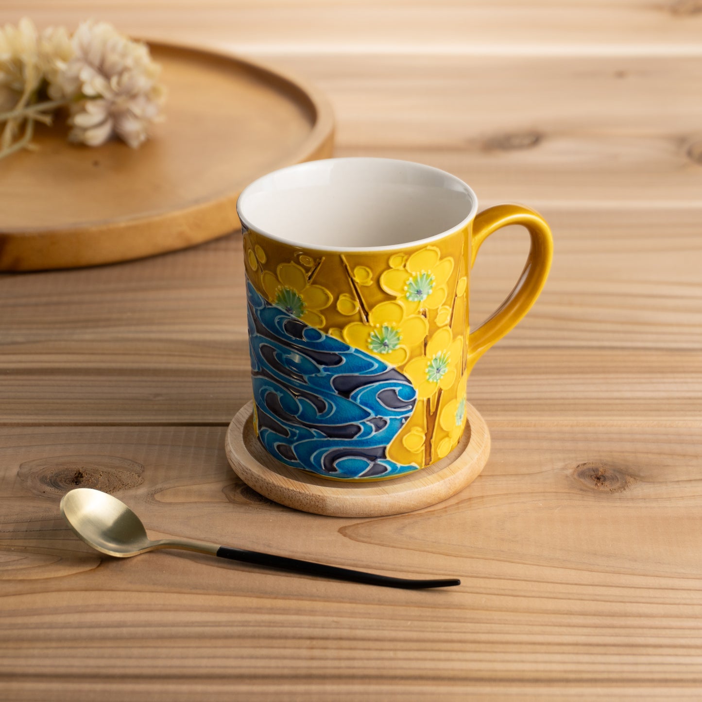 マグカップ 梅に観世水イエロー 一如 - Handcrafted Japanese pottery from Kyoto - Kyo ware / Kiyomizu ware.