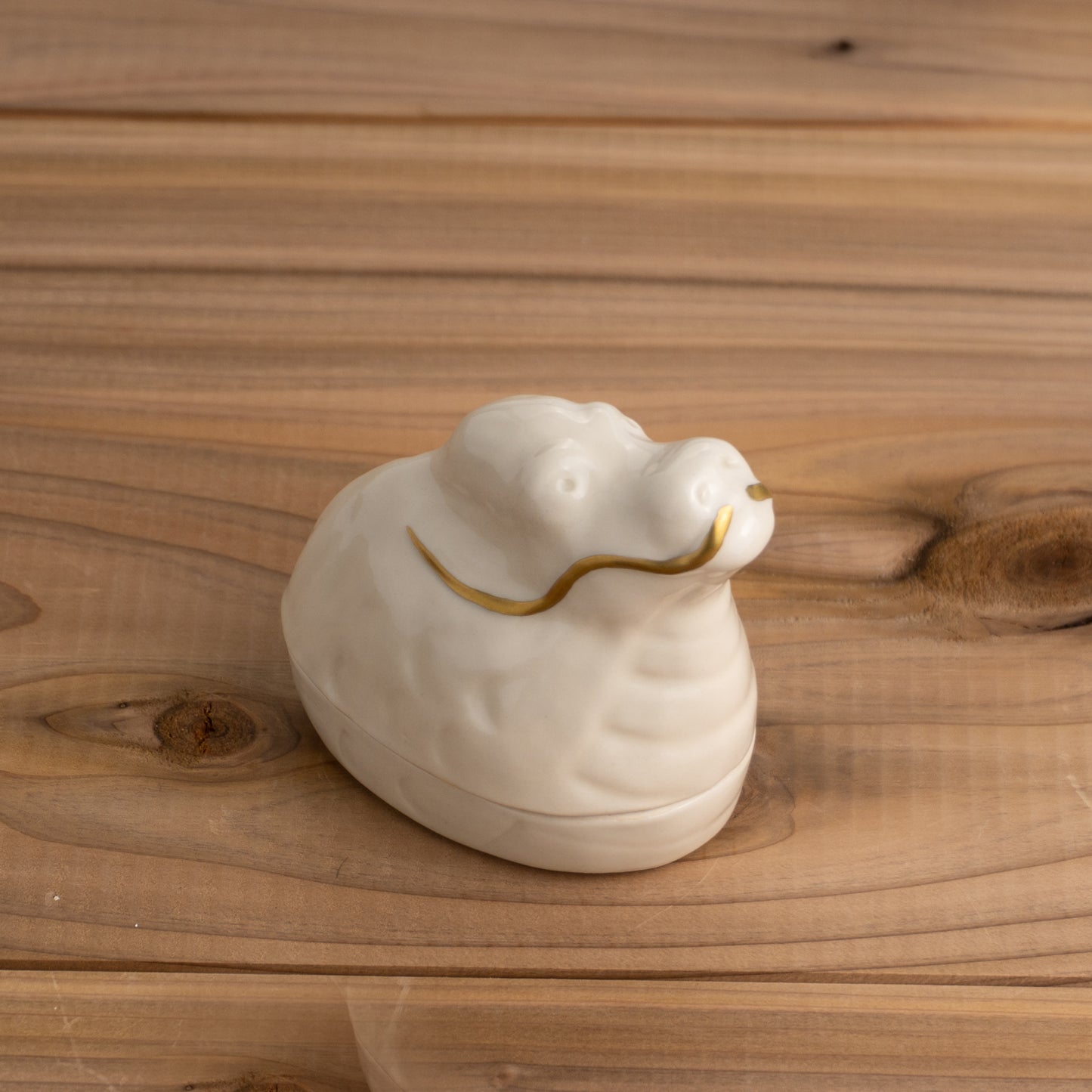 蓋物 高麗地金彩 干支辰 泰平窯 - Handcrafted Japanese pottery from Kyoto - Kyo ware / Kiyomizu ware.