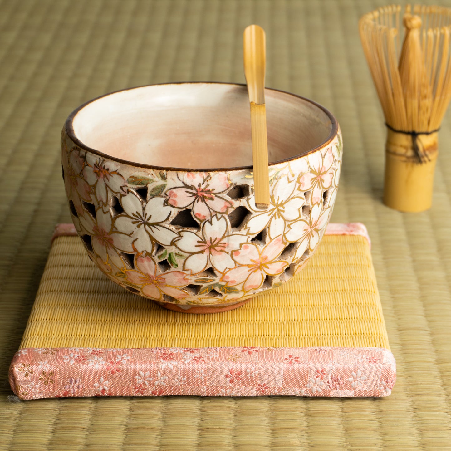 抹茶碗 透かし彫"桜図" 俊山窯 KOTOPOTTER