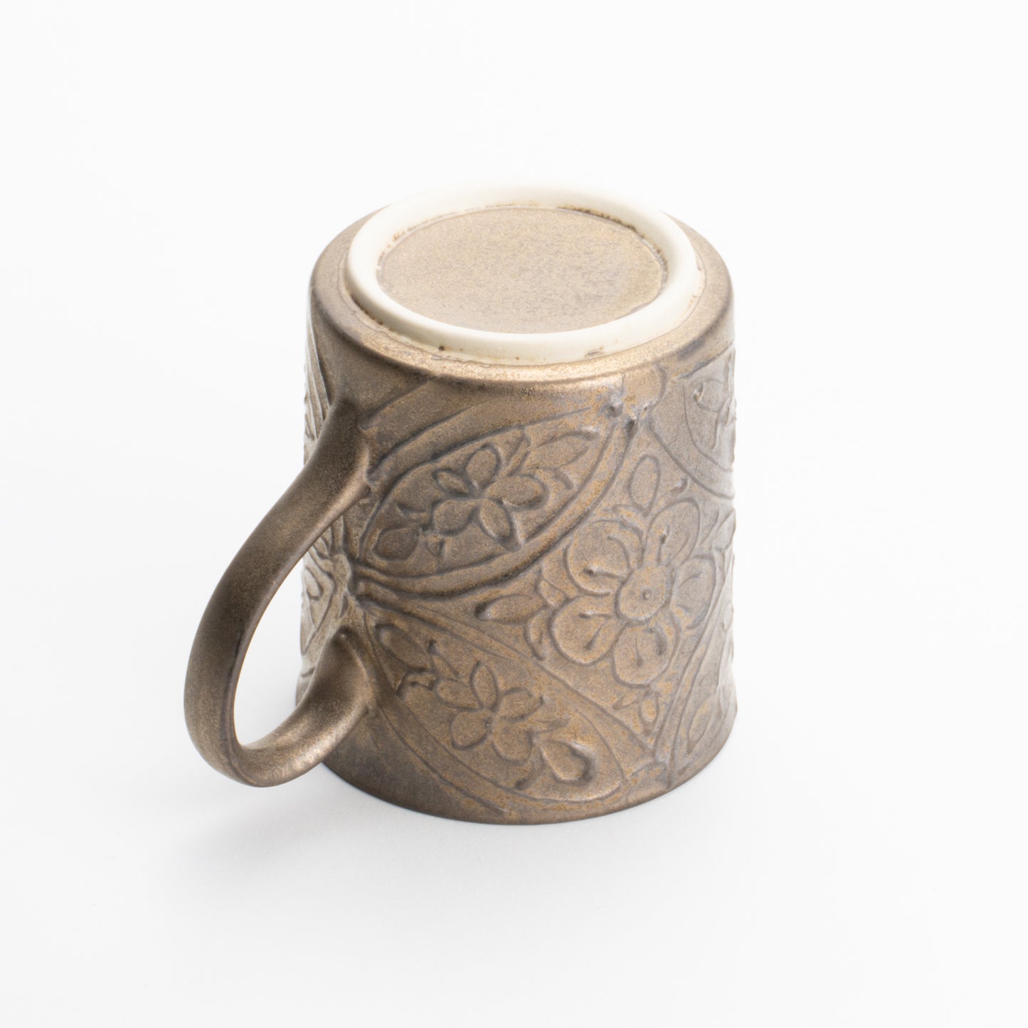 マグカップ 花七宝 ブロンズ釉 前田麻美 - Handcrafted Japanese pottery from Kyoto - Kyo ware / Kiyomizu ware.