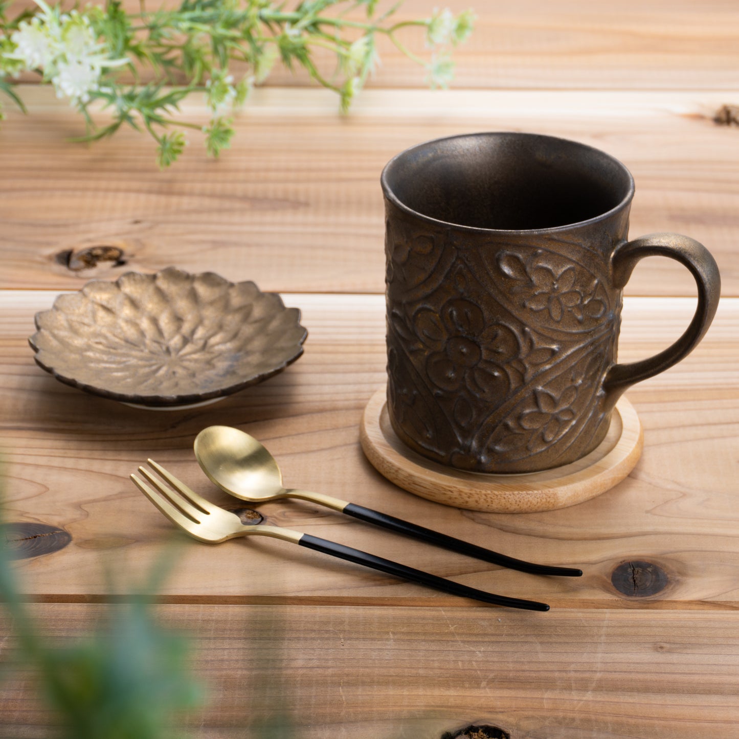 豆皿 ダリア ブロンズ釉 前田麻美 - Handcrafted Japanese pottery from Kyoto - Kyo ware / Kiyomizu ware.