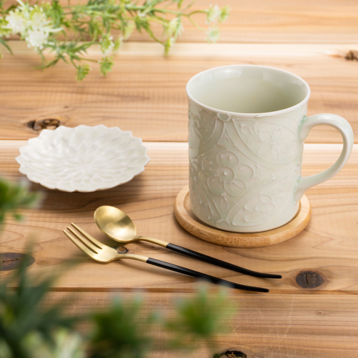 豆皿 ダリア 灰青釉 前田麻美 - Handcrafted Japanese pottery from Kyoto - Kyo ware / Kiyomizu ware.