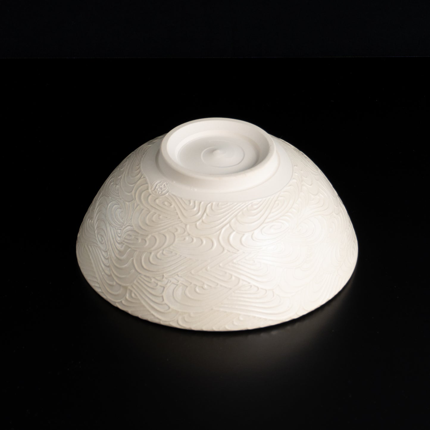 平抹茶碗 白鳳 イッチン流水 山本一如 - Handcrafted Japanese pottery from Kyoto - Kyo ware / Kiyomizu ware.