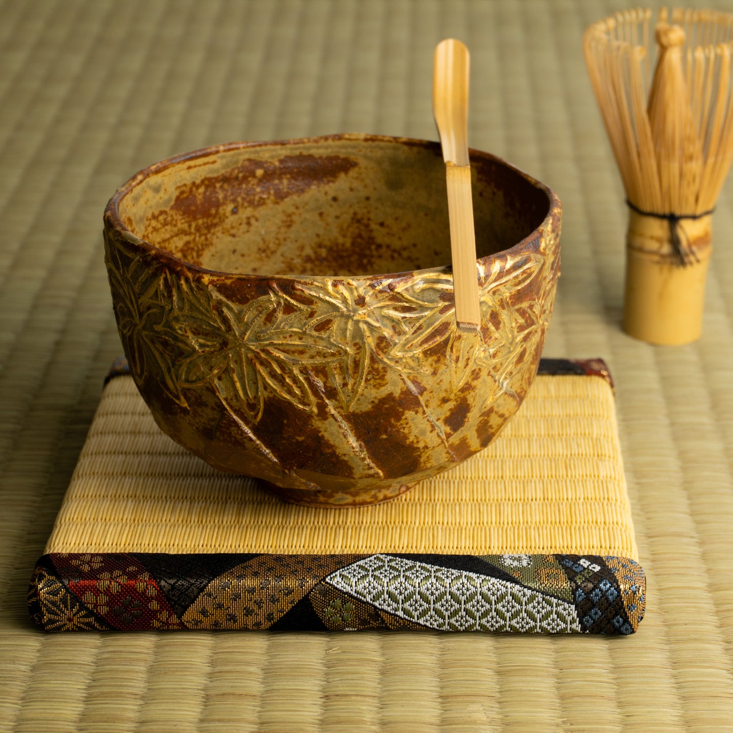 抹茶碗 イラボ金彩"楓図"B 俊山窯 KOTOPOTTER