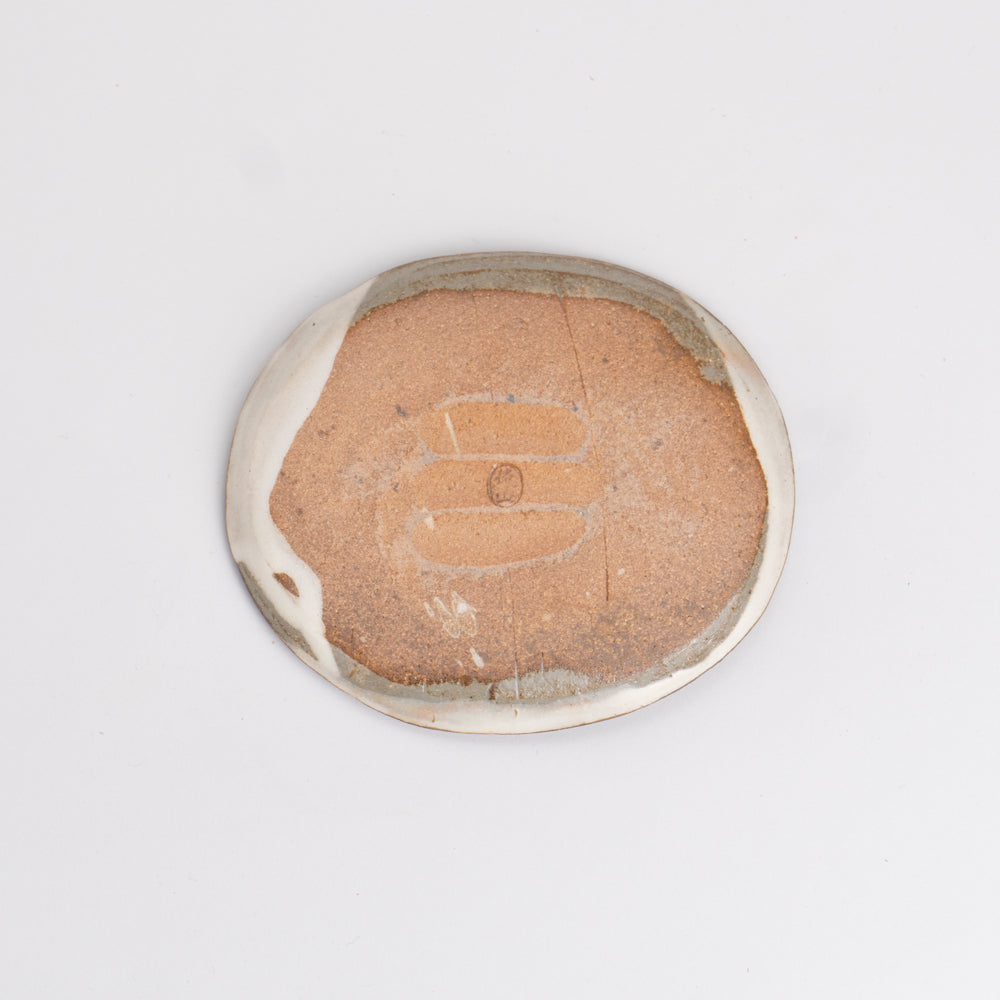 楕円小皿 梅と紫陽花 俊山窯 - Handcrafted Japanese pottery from Kyoto - Kyo ware / Kiyomizu ware.