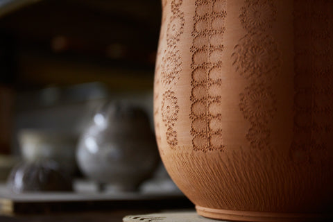 伝統技法で表現する独自の世界　森里陶楽-Stories and insights about Japanese pottery, artists, and Kyoto craftsmanship.