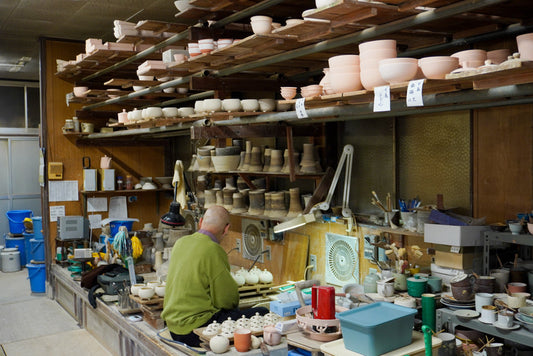 陶芸村を代表する老練の陶工　加藤永峰-Stories and insights about Japanese pottery, artists, and Kyoto craftsmanship.