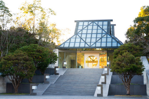 専門家と考える乾山　１/４　～MIHO MUSEUM・畑中さんに聞く！乾山とは？～　-Stories and insights about Japanese pottery, artists, and Kyoto craftsmanship.