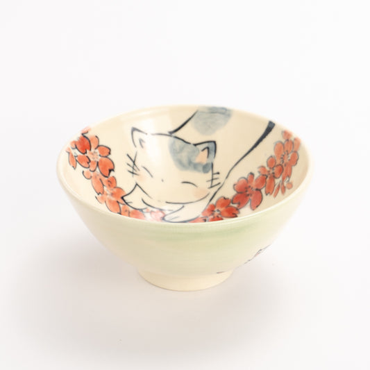 茶碗(小)　おやすみ猫C　工房咲楽 - Handcrafted Japanese pottery from Kyoto - Kyo ware / Kiyomizu ware.