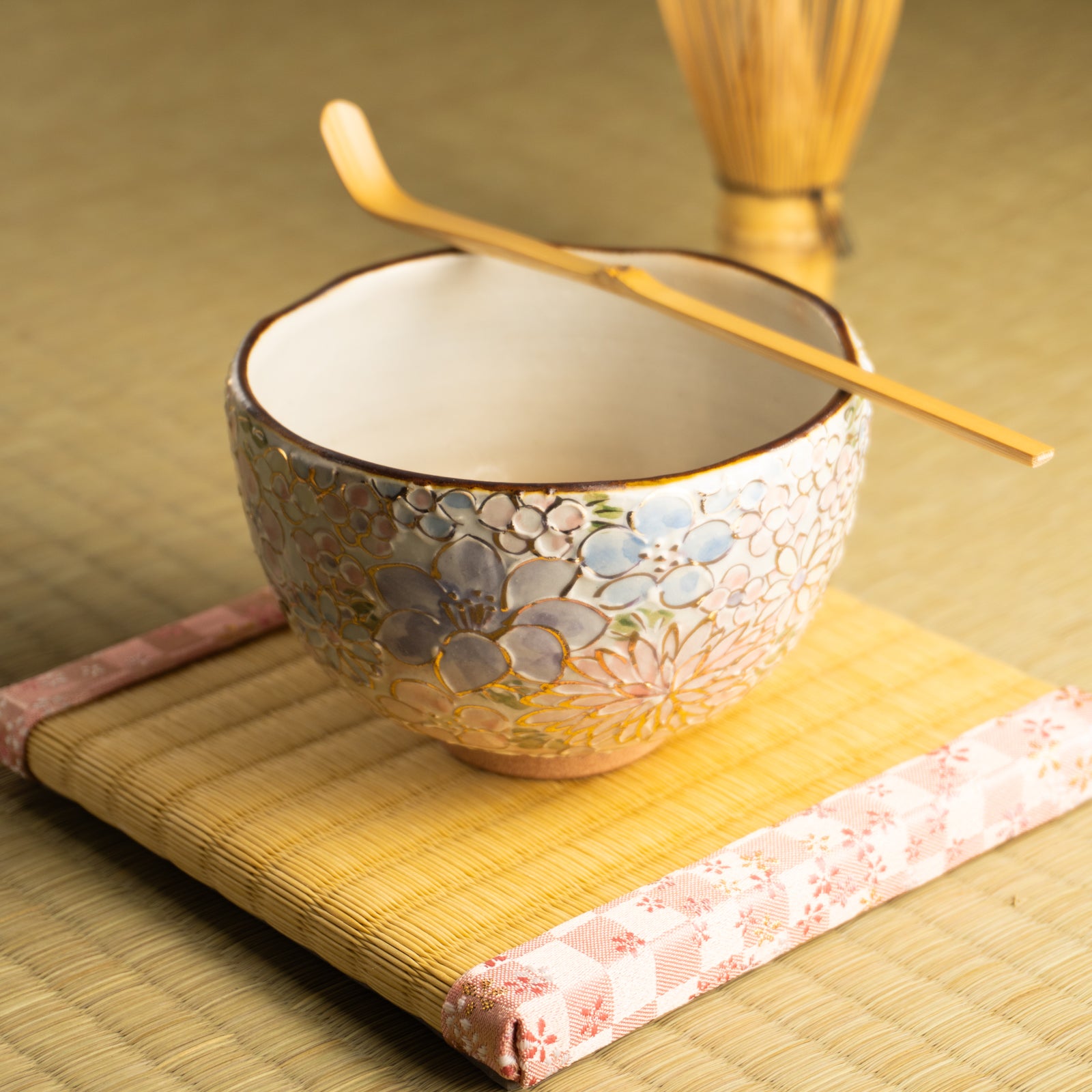 抹茶碗(小)　イッチン金彩 花詰 B　俊山窯 KOTOPOTTER