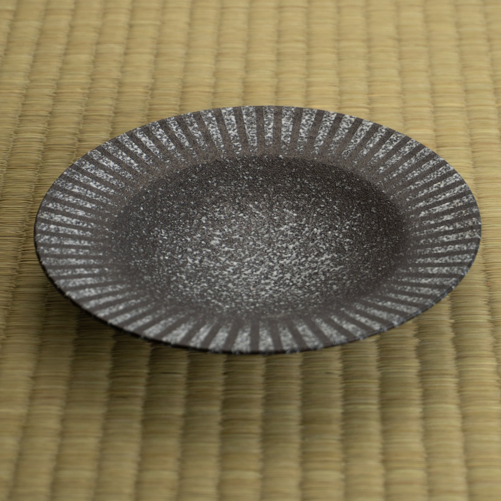 【清水焼】デザートプレート　石畳 墨　竹村陽太郎 KOTOPOTTER