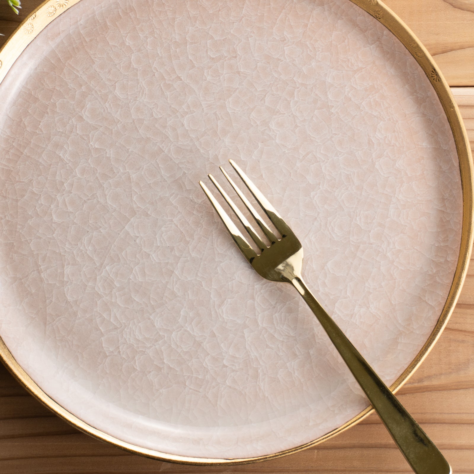 【清水焼】プレートM　亀甲貫入ピンク　陶仙窯 KOTOPOTTER