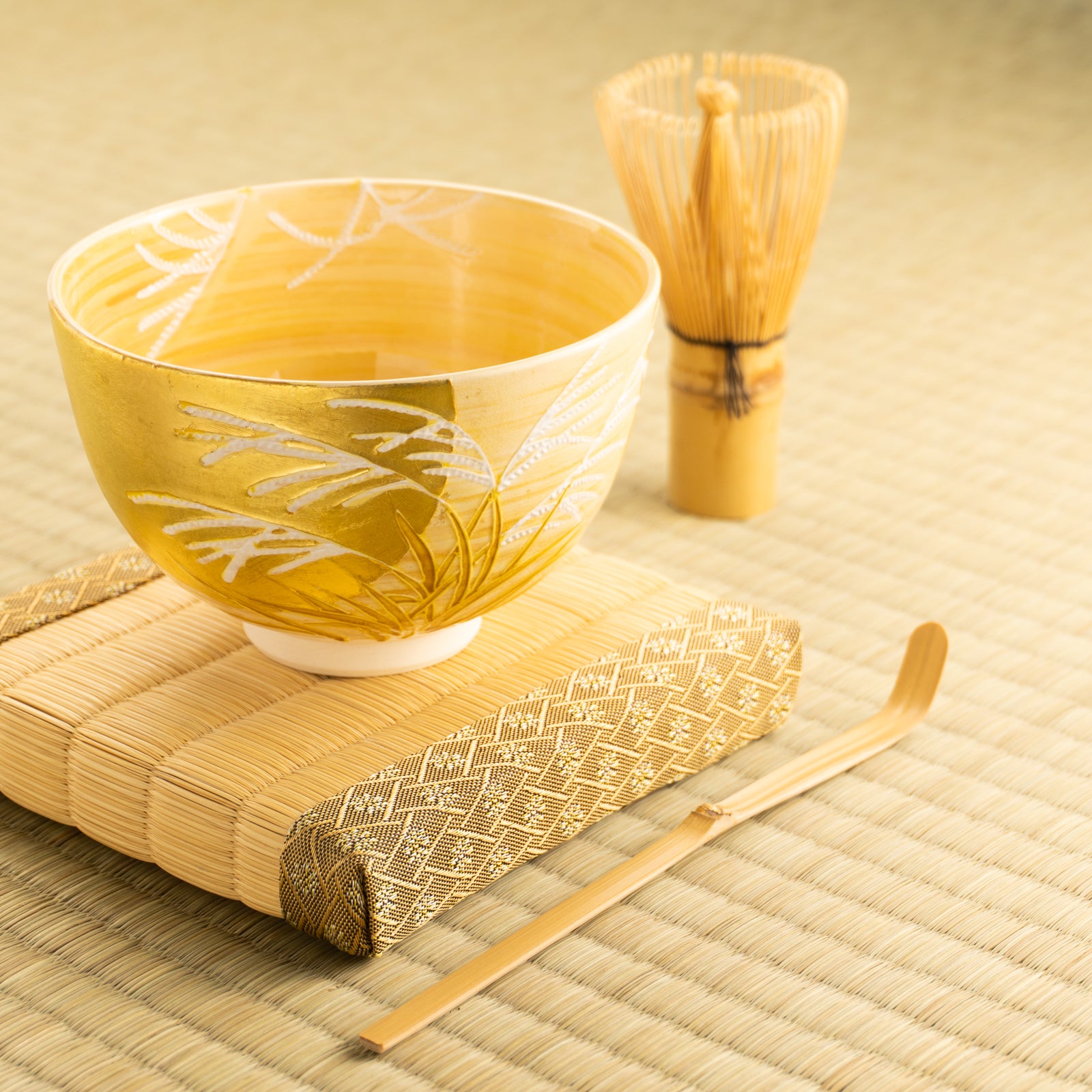 【清水焼】抹茶碗　芒野に金彩月　山本一如 KOTOPOTTER