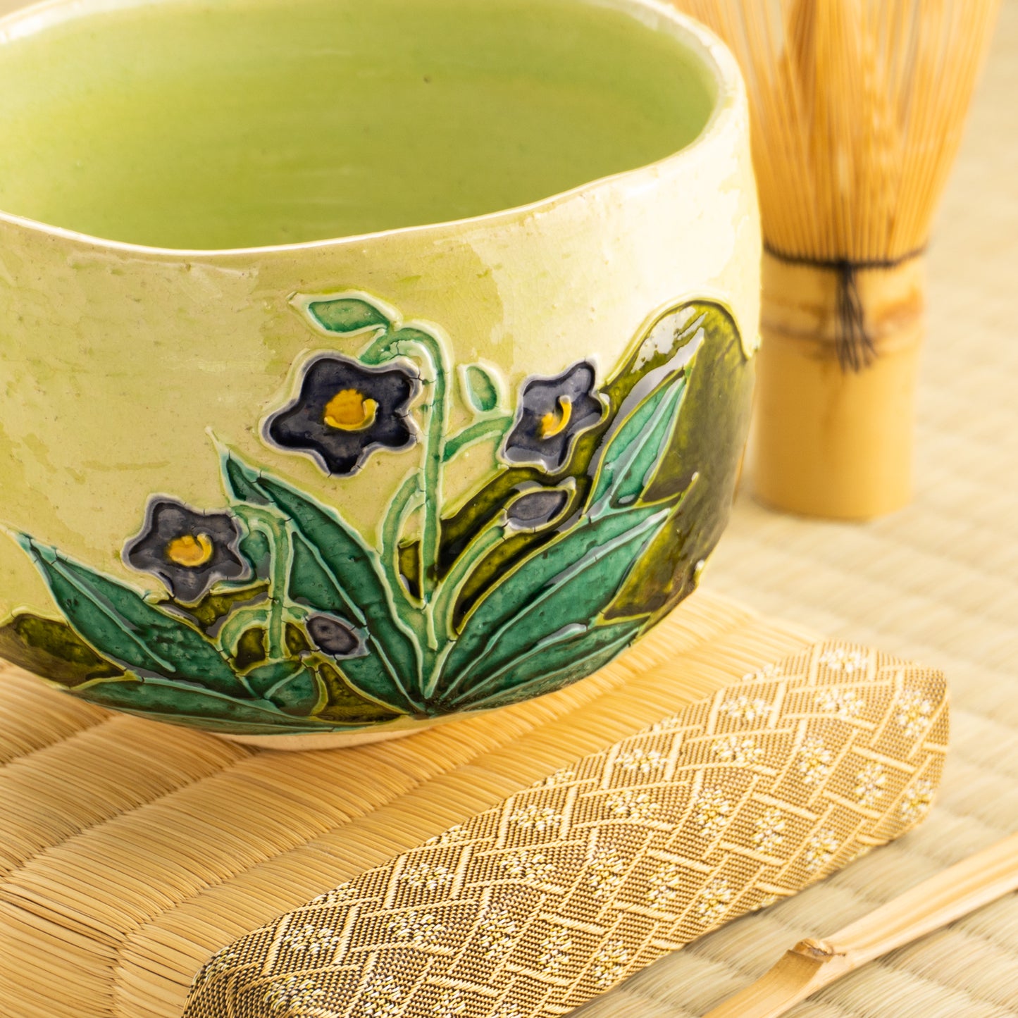 【清水焼】抹茶碗　萌黄交趾 スミレ　山本一如 KOTOPOTTER