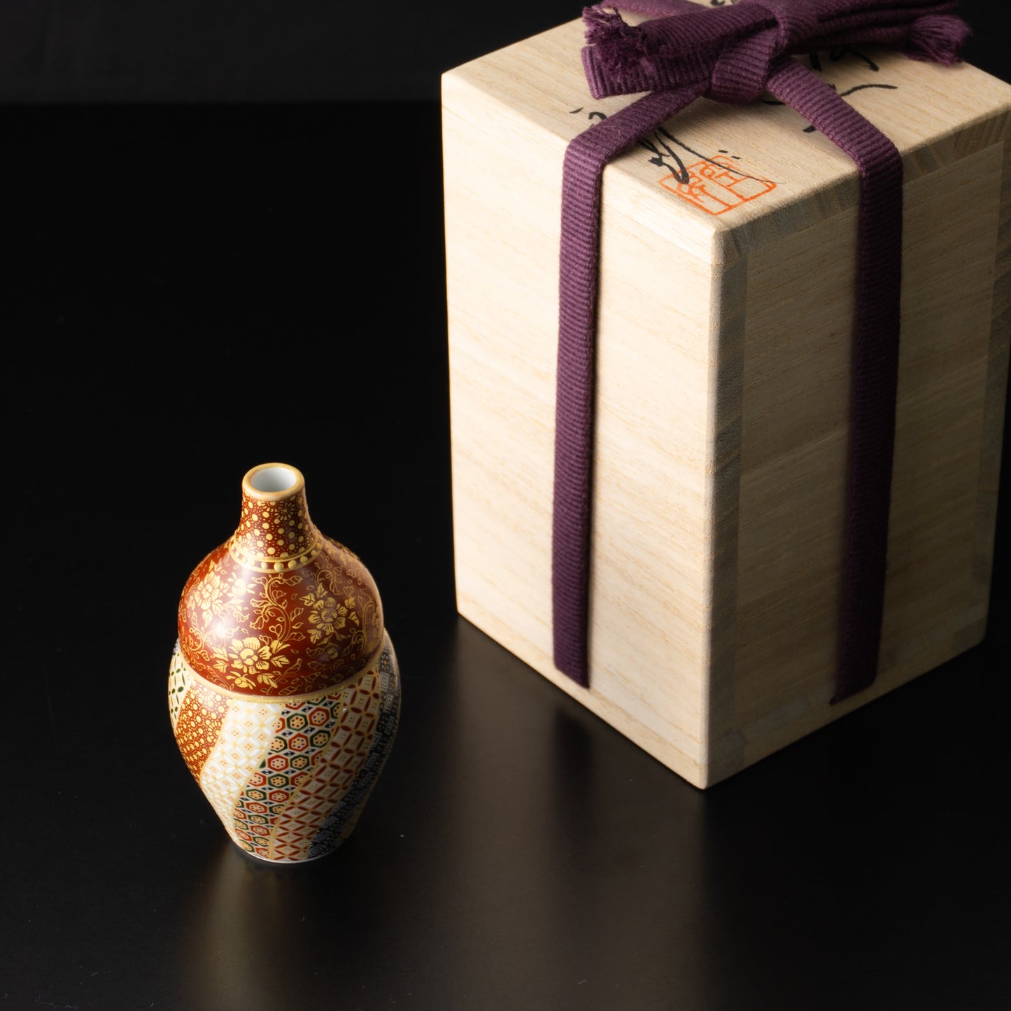 【清水焼】小壺　華薩摩 金襴手捻小紋　空女 KOTOPOTTER