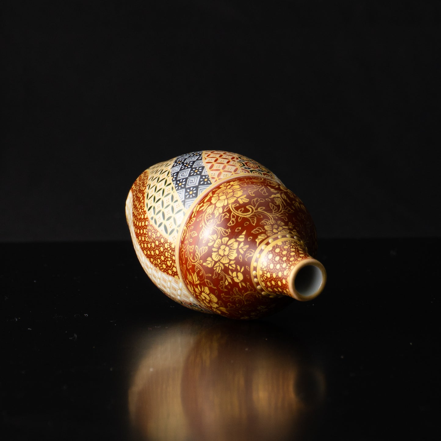 【清水焼】小壺　華薩摩 金襴手捻小紋　空女 KOTOPOTTER