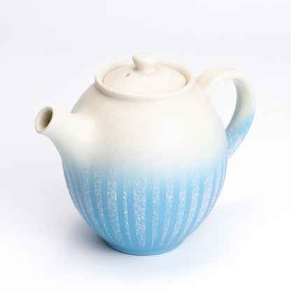 ティーポット　釉泥彩 空色　竹村陽太郎 - Handcrafted Japanese pottery from Kyoto - Kyo ware / Kiyomizu ware.