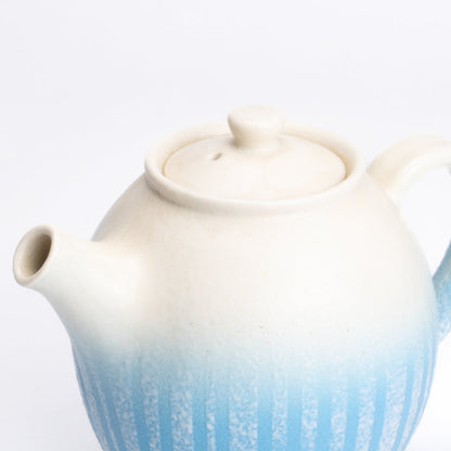 ティーポット　釉泥彩 空色　竹村陽太郎 - Handcrafted Japanese pottery from Kyoto - Kyo ware / Kiyomizu ware.
