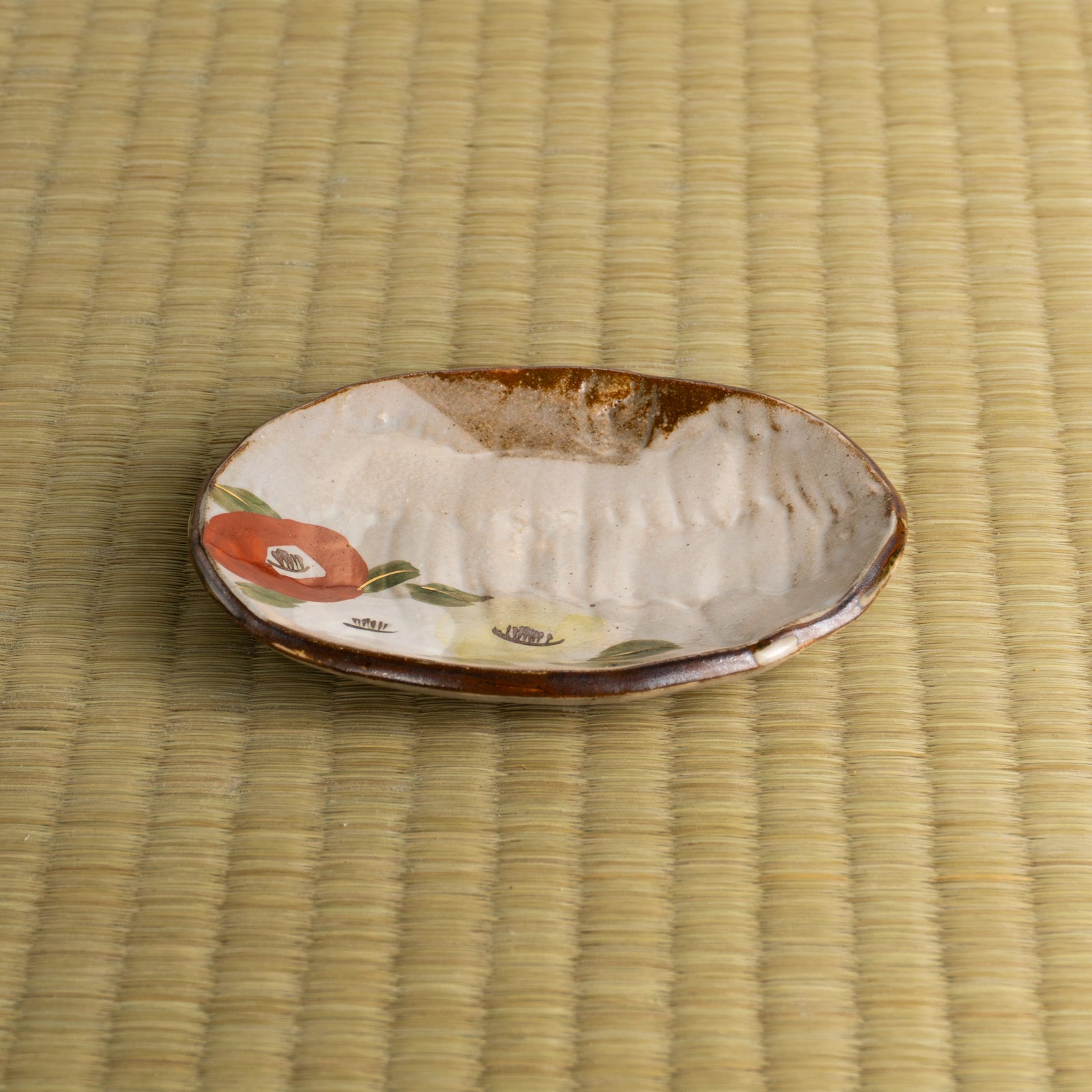 Kyoto Kiyomizu Ware] Oval Small Plate, Camellia, Shunzan Kiln