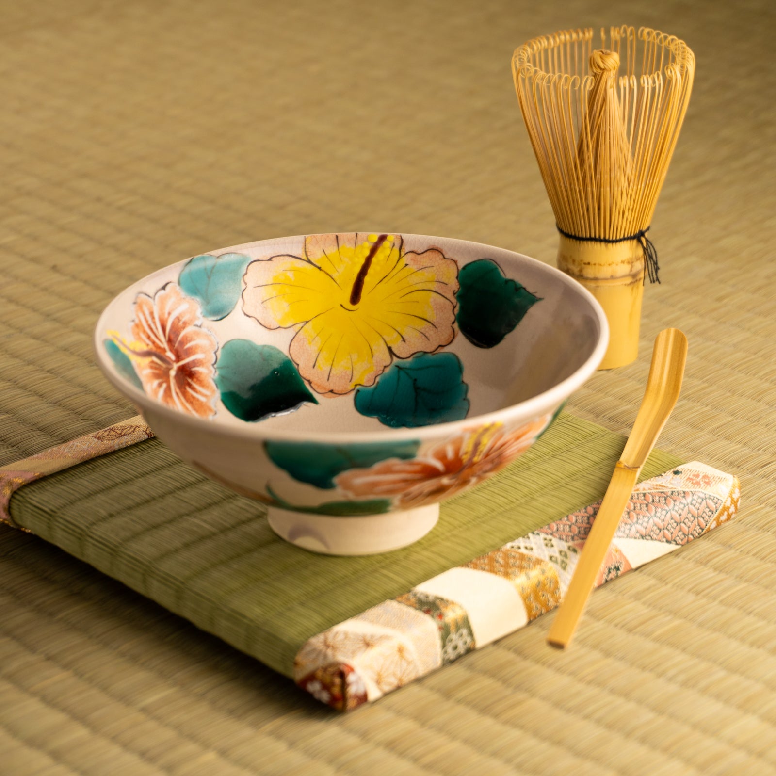 抹茶碗(平)　ハイビスカス　宗絢 KOTOPOTTER