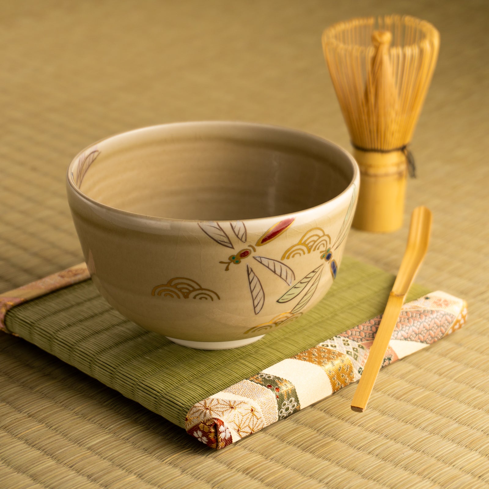 抹茶碗(平)　灰釉 トンボ　宗絢 KOTOPOTTER