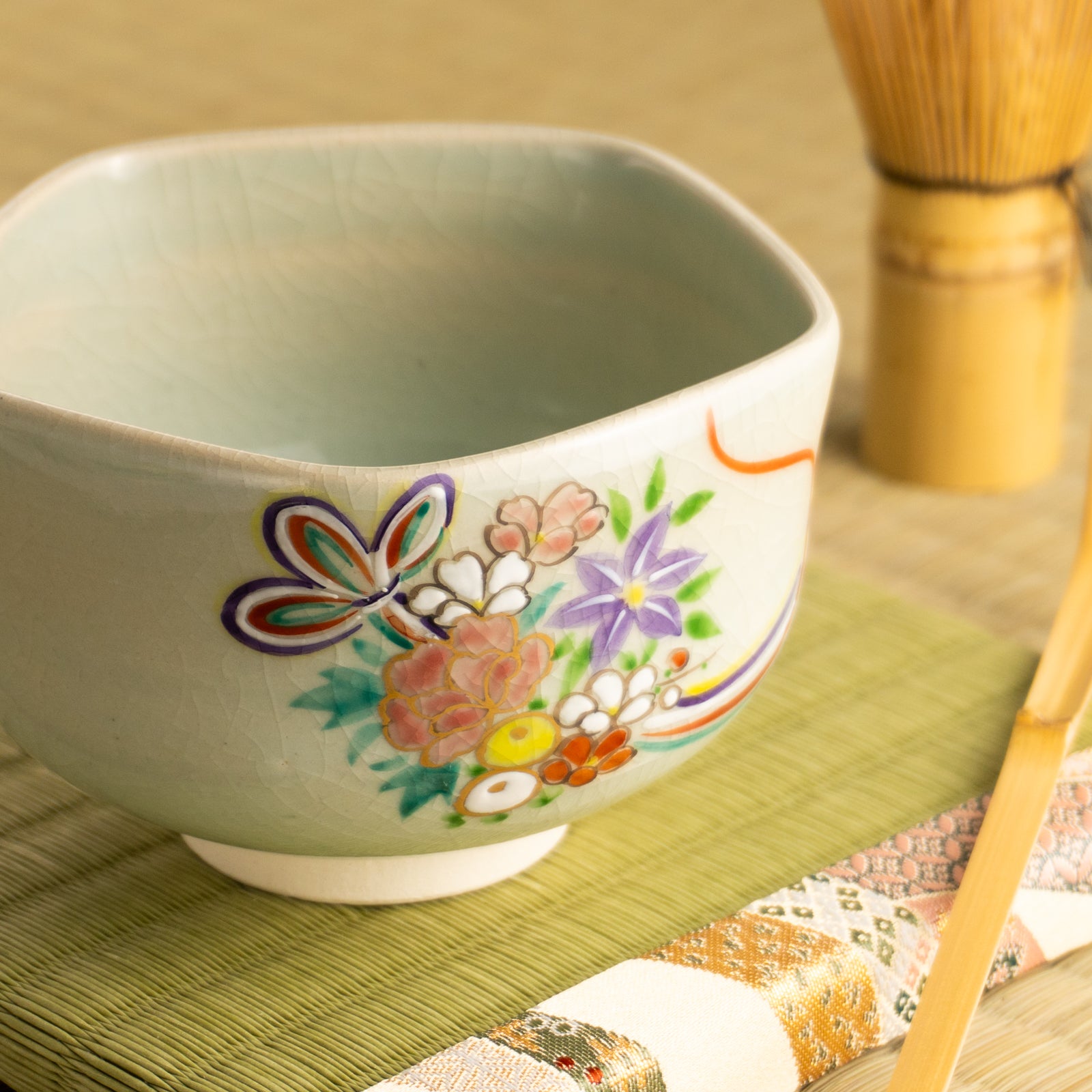 抹茶碗　灰釉花熨斗　宗絢 KOTOPOTTER