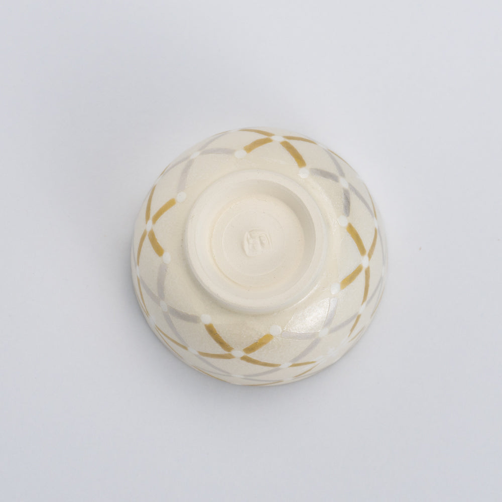 ぐい呑　雲母彩網目 雪結晶 白 深田香奈重 - Handcrafted Japanese pottery from Kyoto - Kyo ware / Kiyomizu ware.