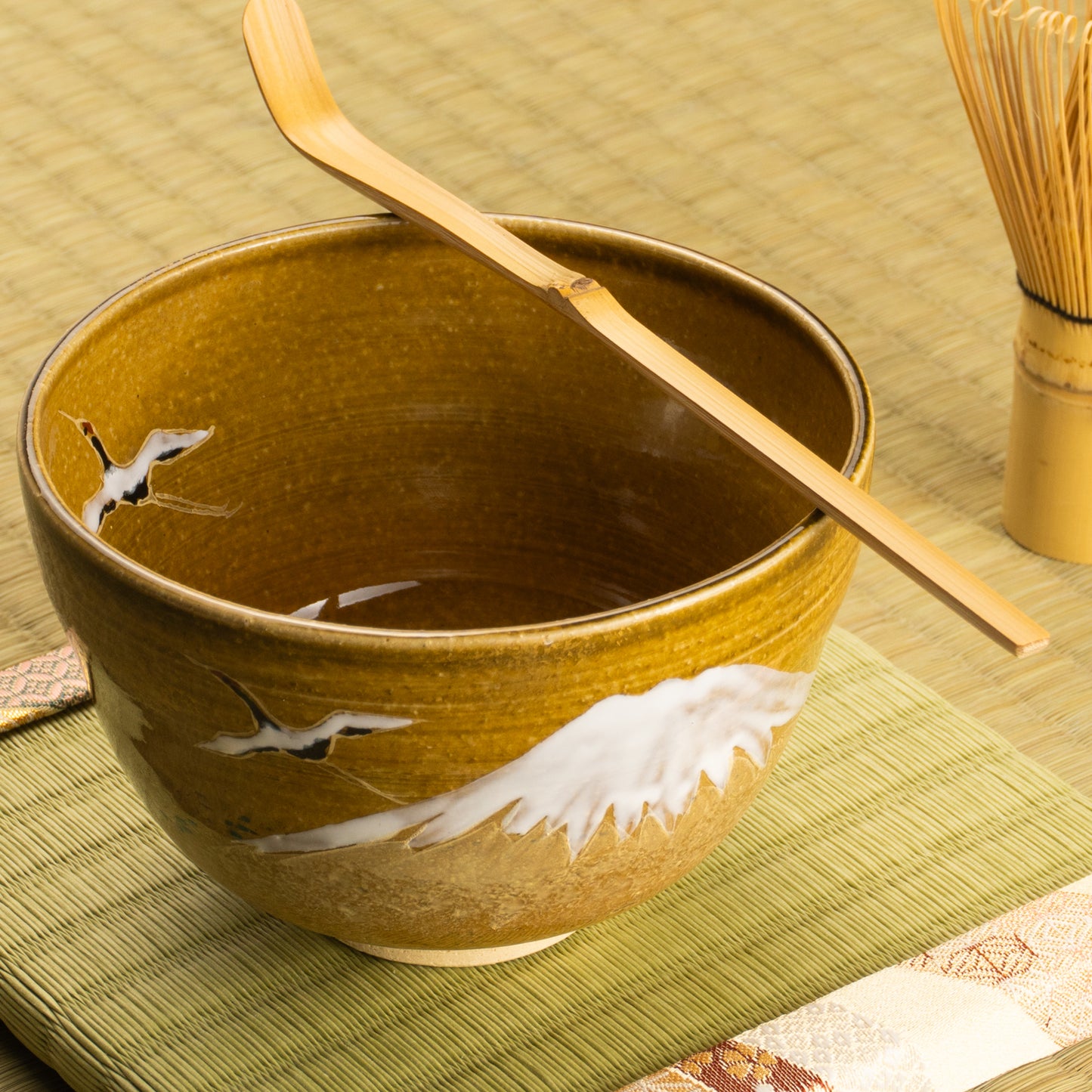 【清水烧】抹茶碗 饴釉《富士与鹤》 海峰