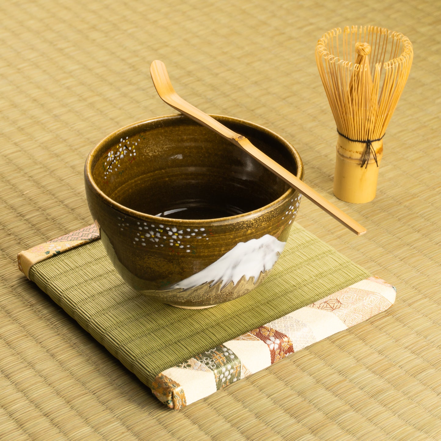 【清水烧】抹茶碗 黑伊罗保釉《富士与樱花》 海峰