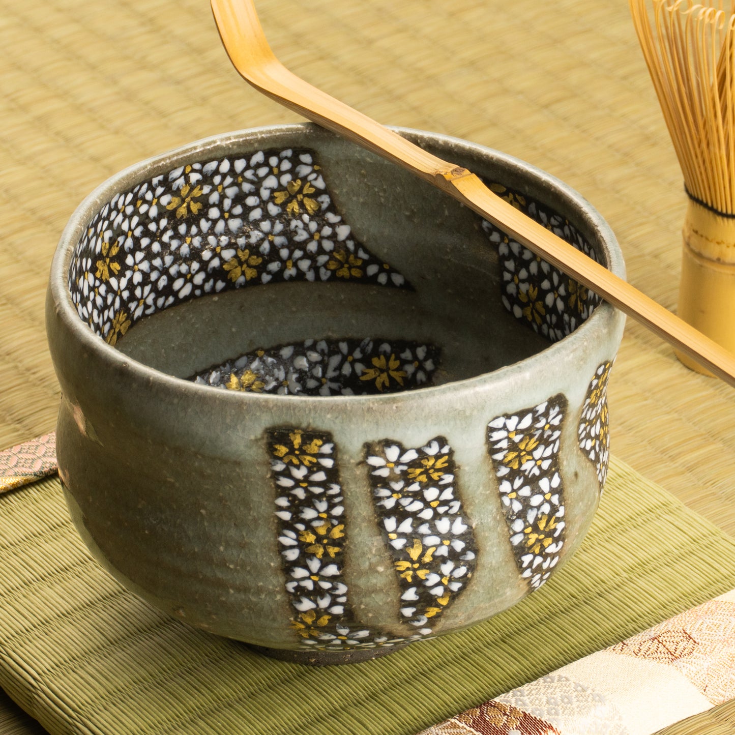 【清水烧】抹茶碗 黑陶灰釉《樱花满绘》 海峰