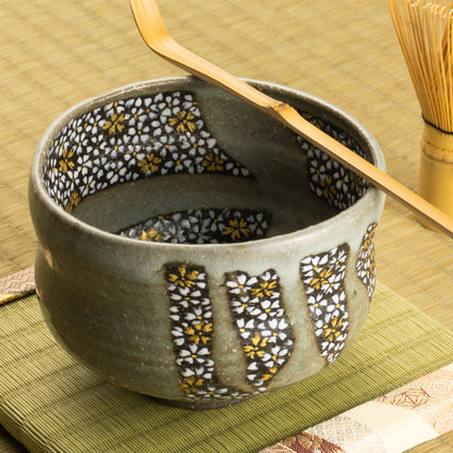 【清水烧】抹茶碗 黑陶灰釉《樱花满绘》 海峰