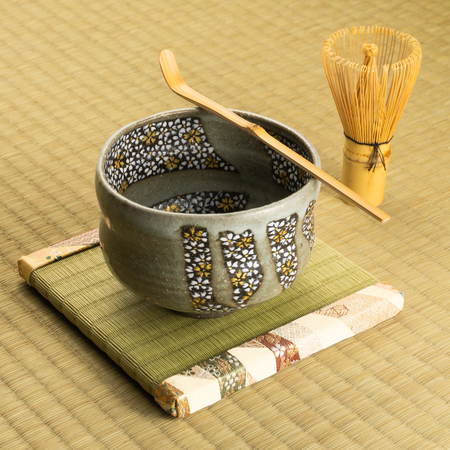 【清水烧】抹茶碗 黑陶灰釉《樱花满绘》 海峰