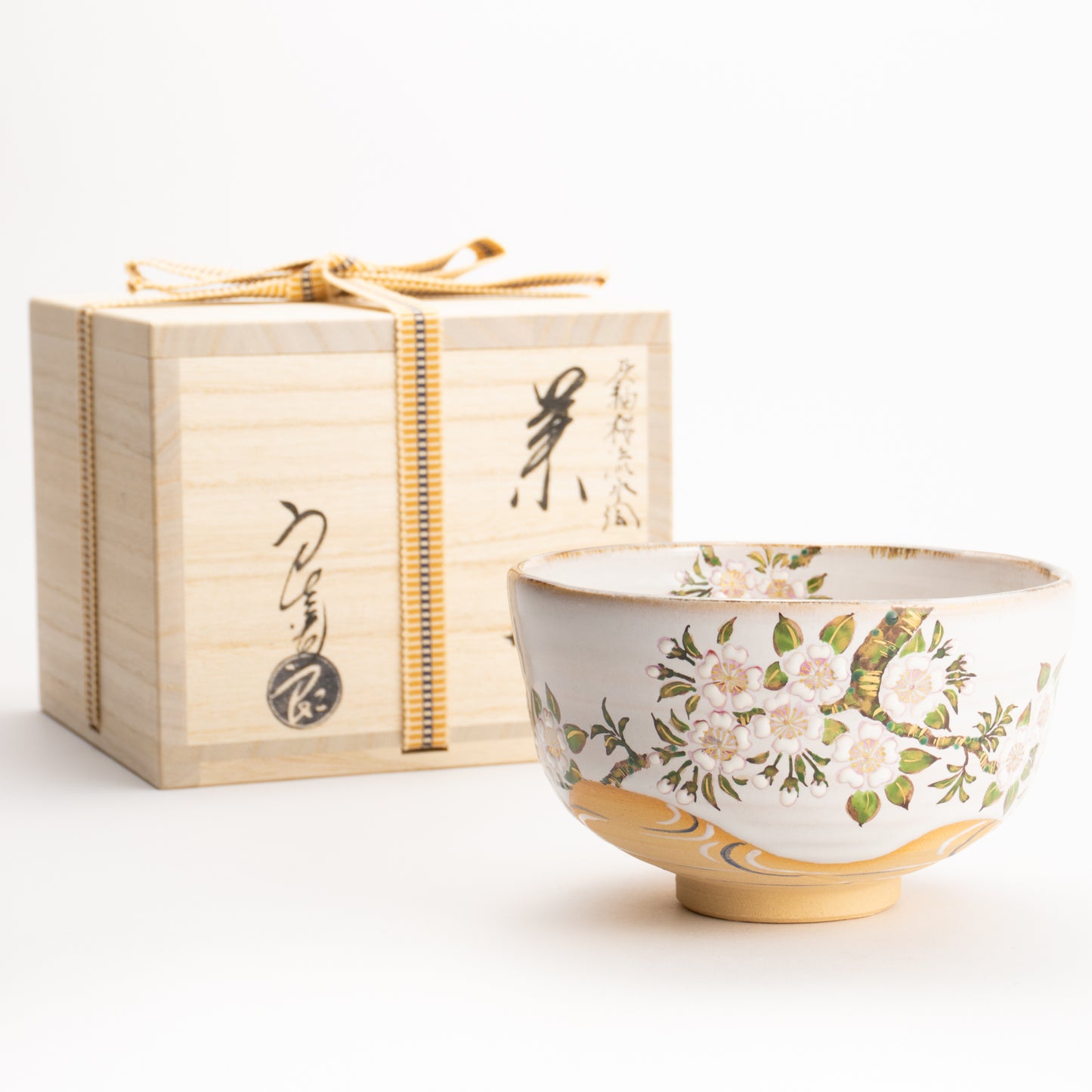 抹茶碗　灰釉 桜流水　良二 KOTOPOTTER