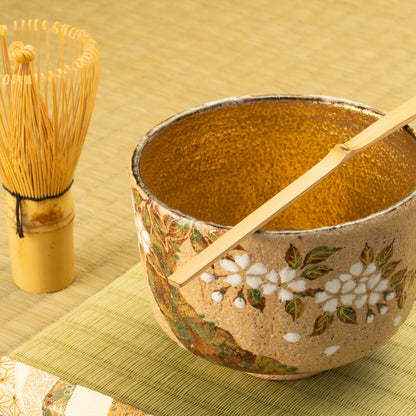 抹茶碗　灰釉内金桜　良二 KOTOPOTTER