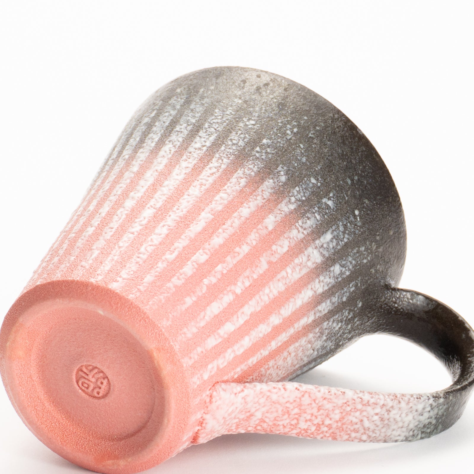 【清水焼】マグカップ　釉泥彩 黒×紅色 B　竹村陽太郎 KOTOPOTTER