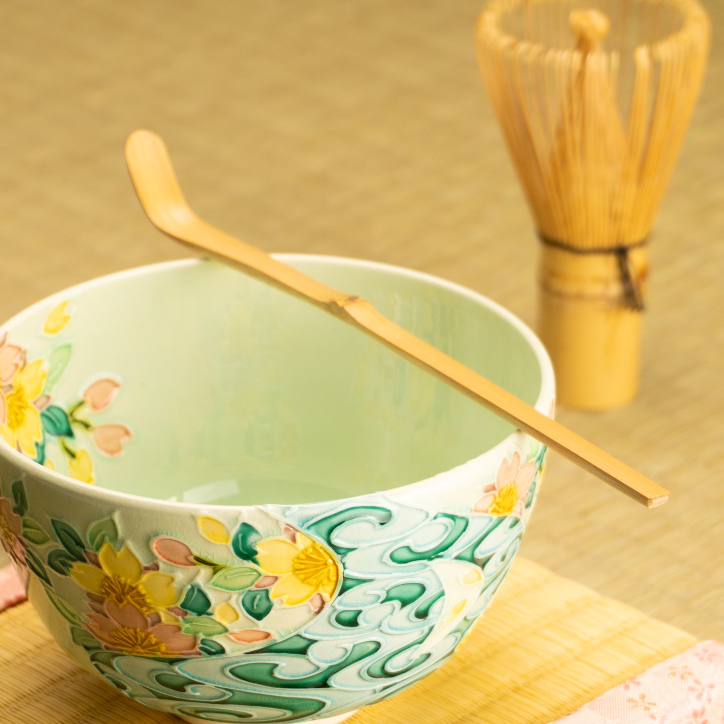 抹茶碗　萌黄交趾 桜に観世水　一如 KOTOPOTTER