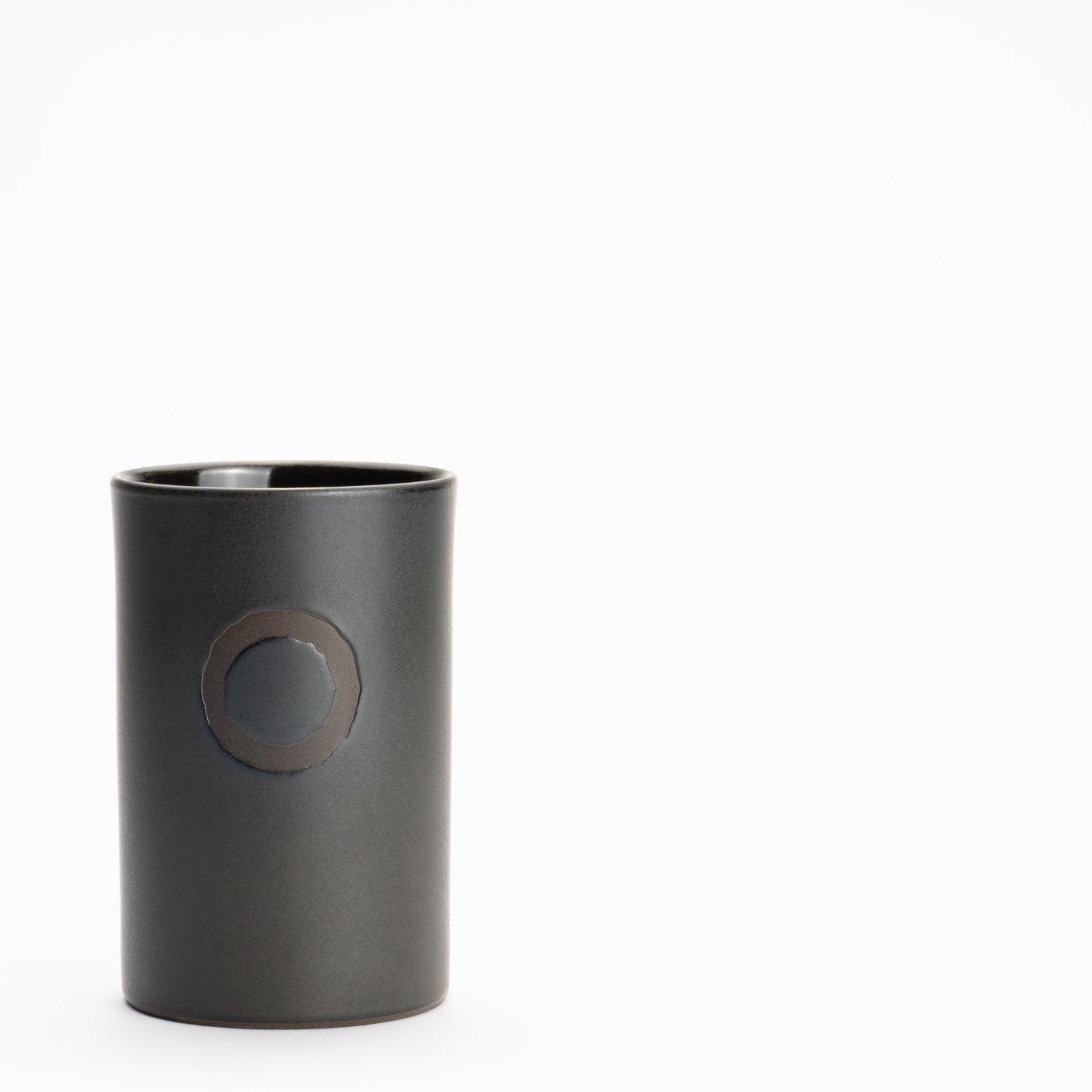 湯呑　黒釉　QUTOTEN KOTOPOTTER