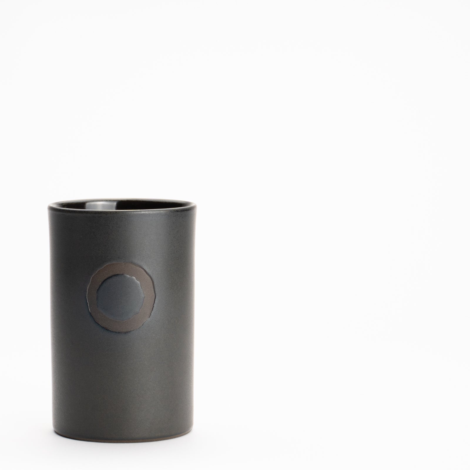 湯呑　黒釉　QUTOTEN KOTOPOTTER