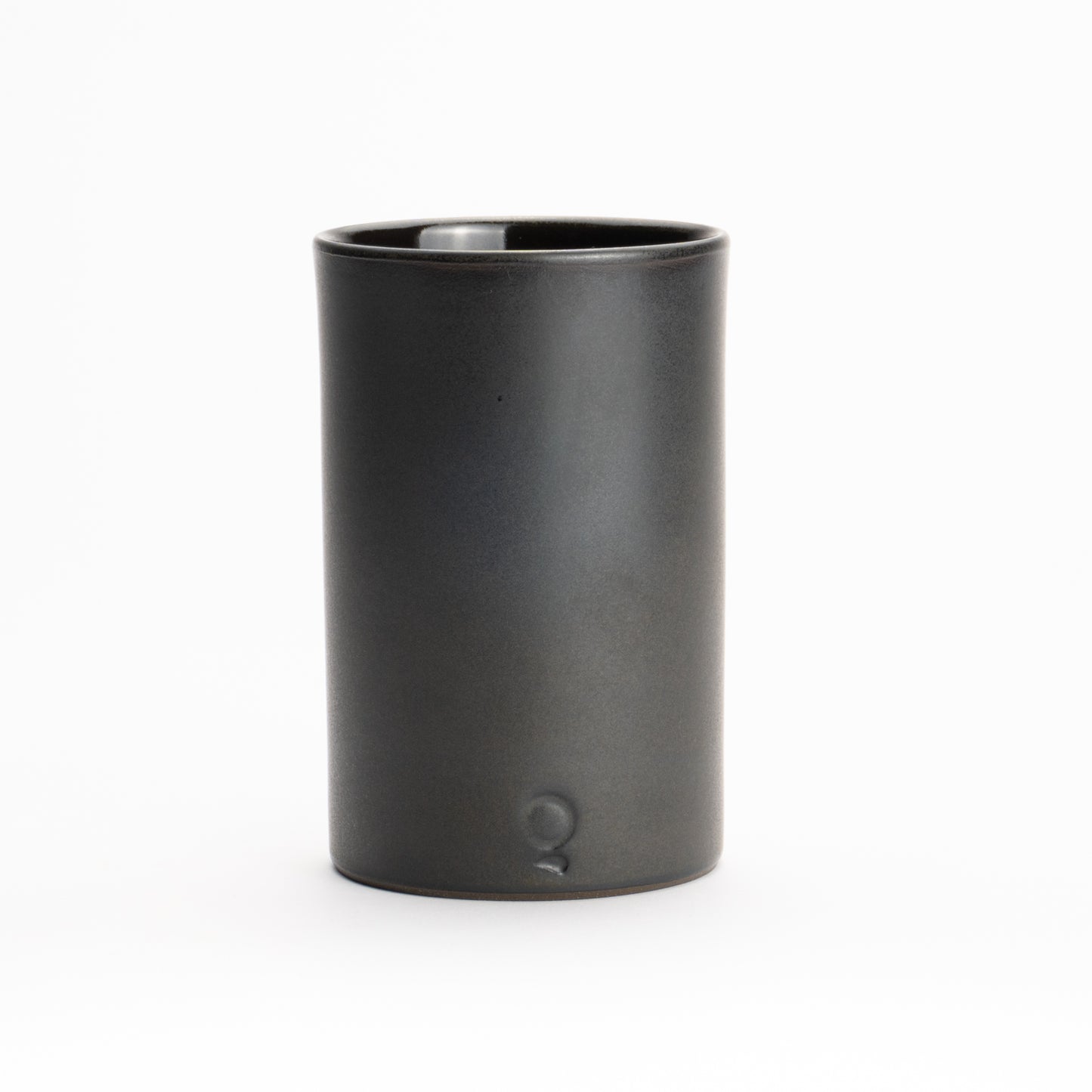湯呑　黒釉　QUTOTEN KOTOPOTTER