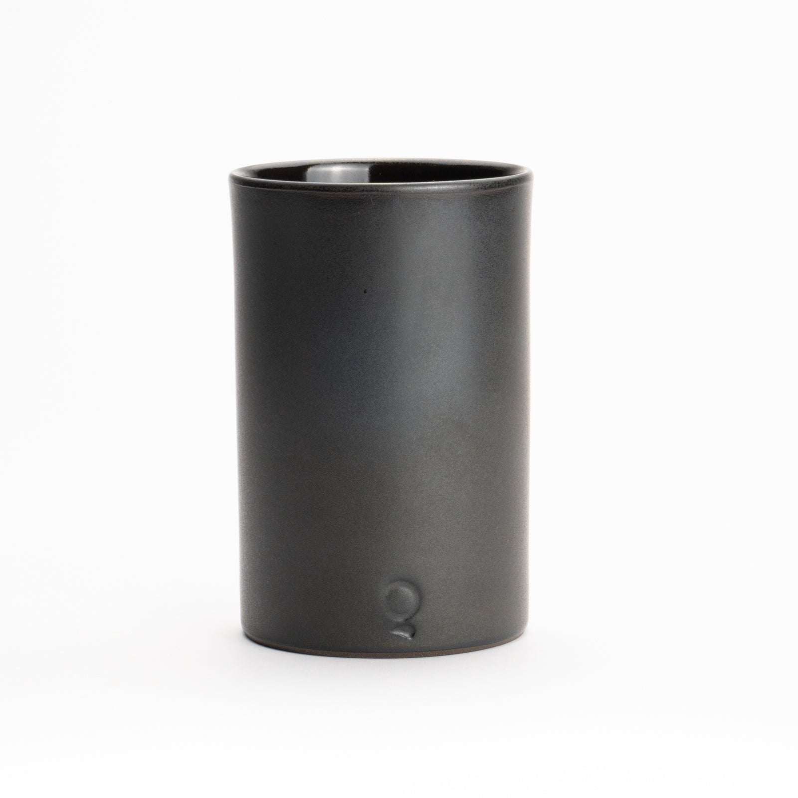 湯呑　黒釉　QUTOTEN KOTOPOTTER