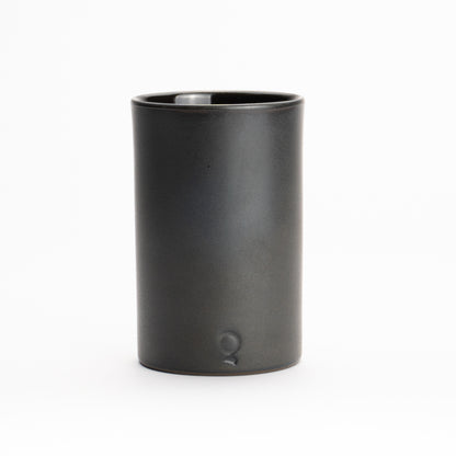 湯呑　黒釉　QUTOTEN KOTOPOTTER