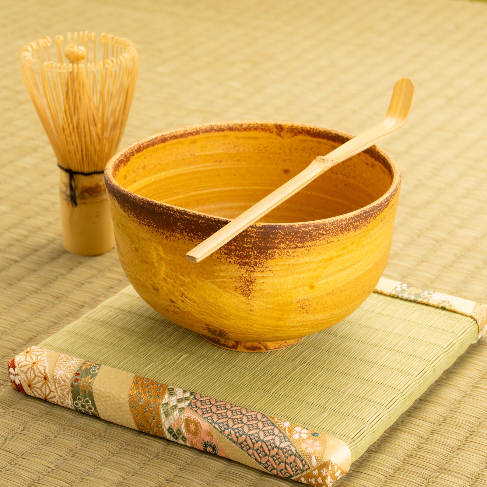 抹茶碗　沓型 伊羅保　十全窯 KOTOPOTTER