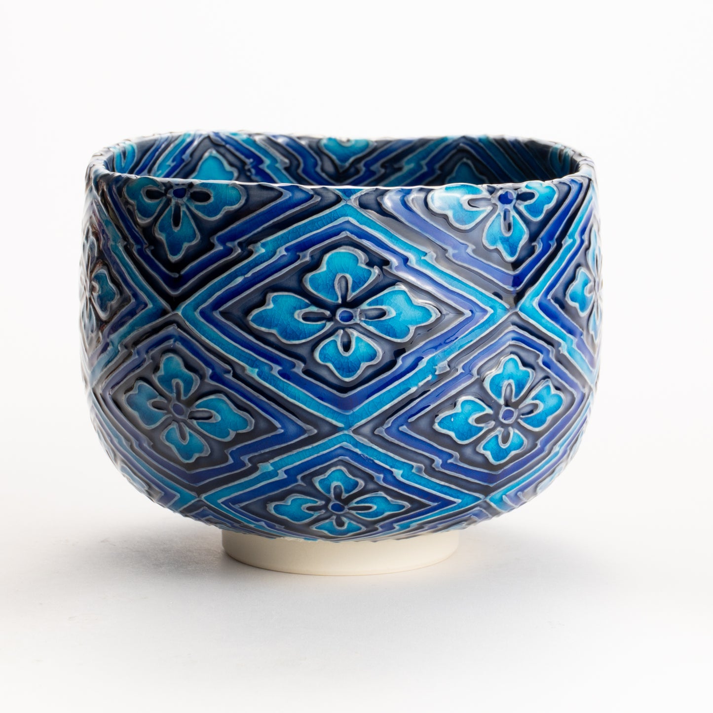 Matcha bowl -Pum blossom & Dianmond by Ichinyo KOTOPOTTER